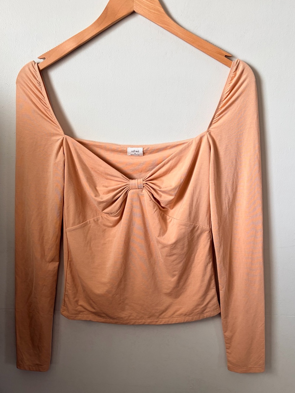 Wilfred Aritzia Ruched Sweetheart Neckline Long Sleeve Size Medium Peach
